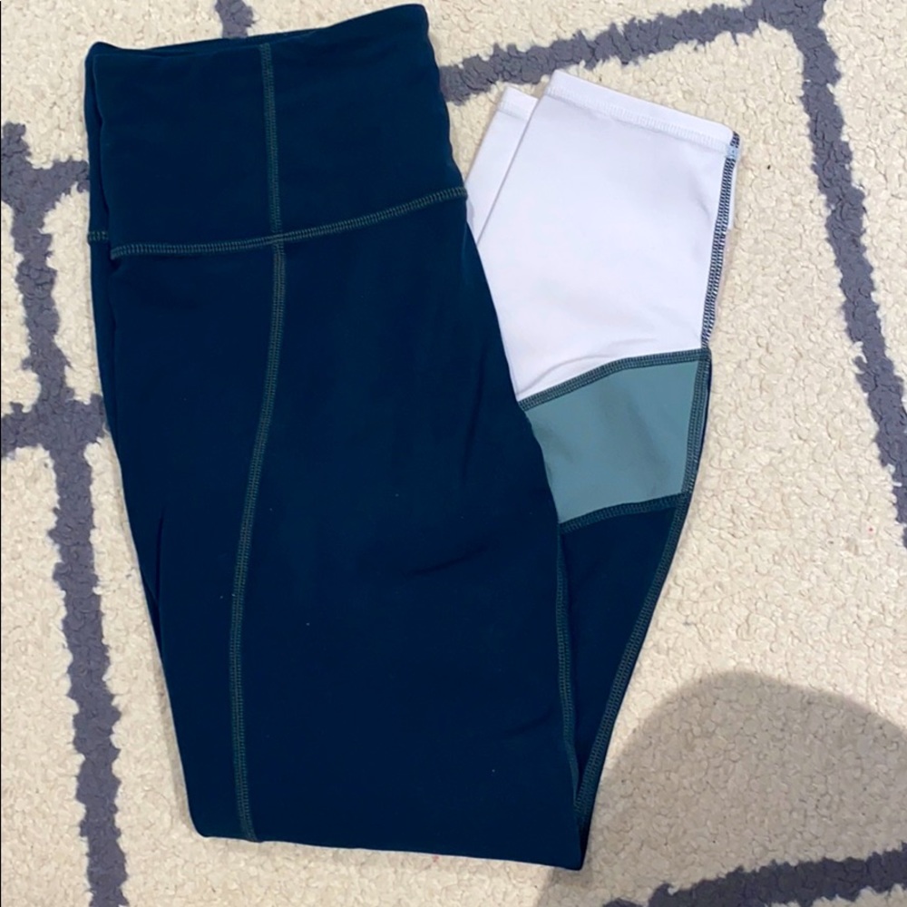 Slightly worn size M Athleta leggings(activewear)